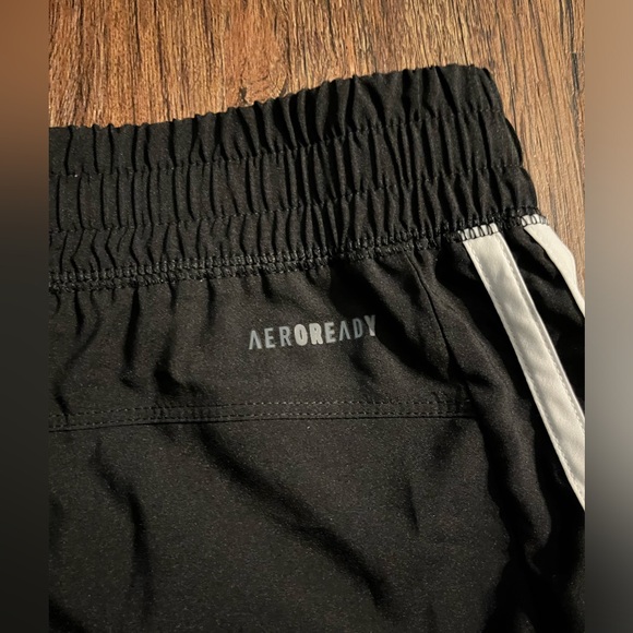 Womens aeroready adidas shorts - Picture 6 of 6